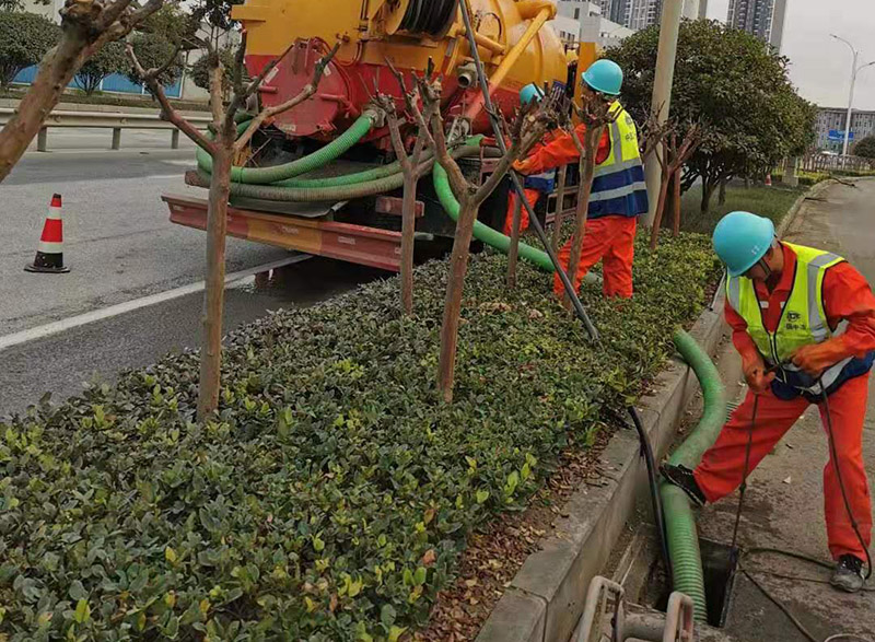 松山湖管委会市政管道清淤